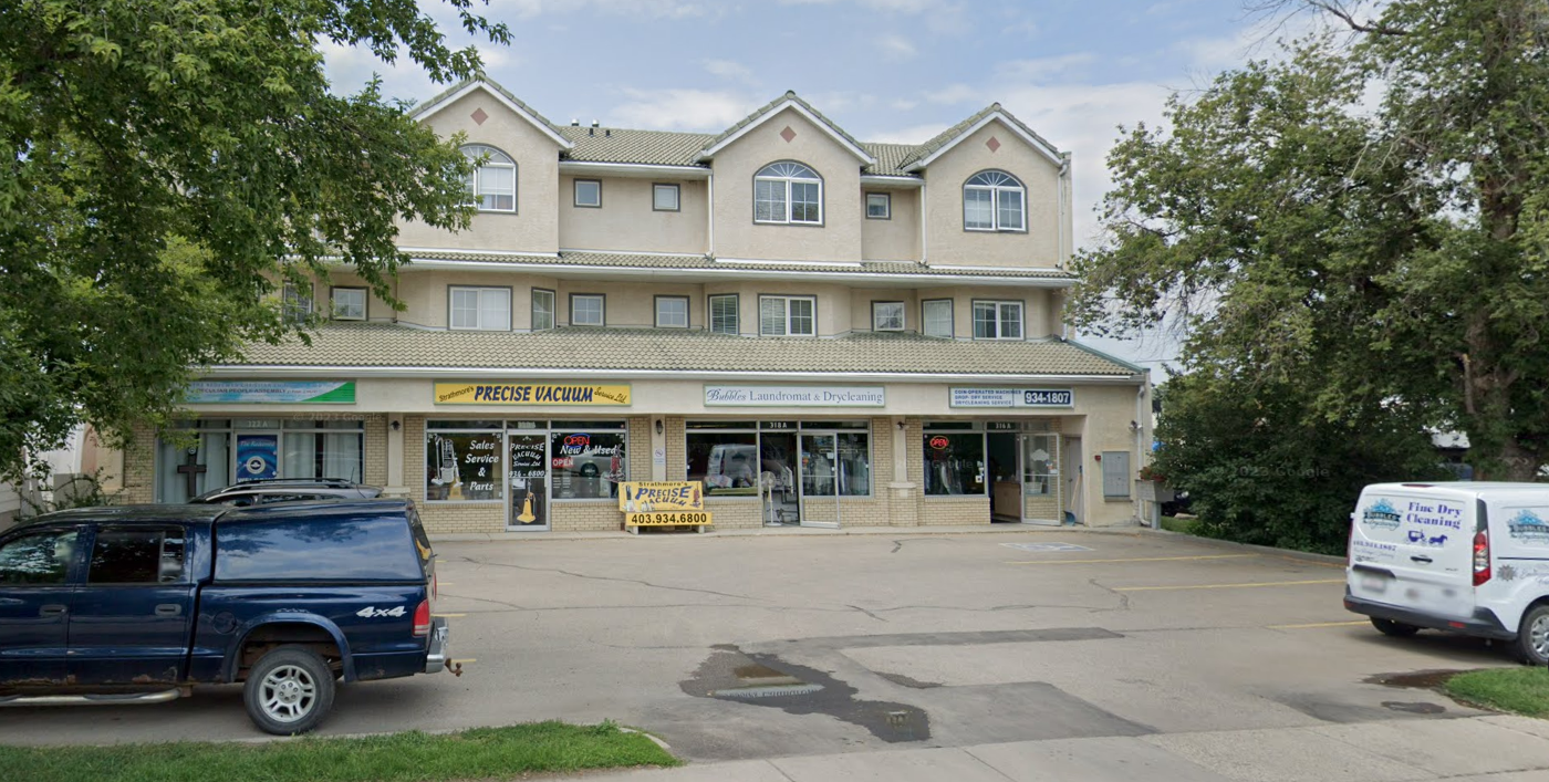 320A 2 Ave